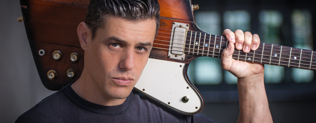 Špičkový kytarista Nick Schnebelen na Malé séně za oponou