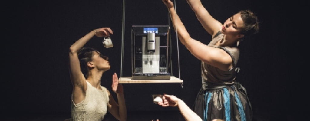 Současným tancem jde ztvárnit cokoli. Na festivalu TANECVALMEZ si vychutnáte francouzskou kuchyni, klepy u kávy i chvilku poezie