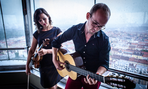Mimořádné nástrojové spojení kytary a houslí nabídne koncert Dua Teres