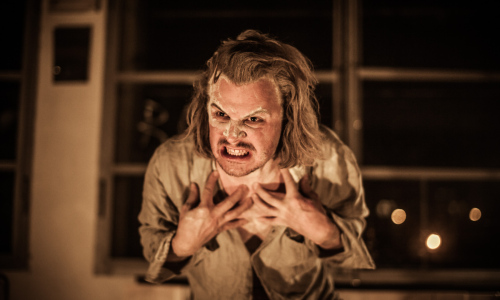 Filip Teller uvede monodrama Cikánský boxer